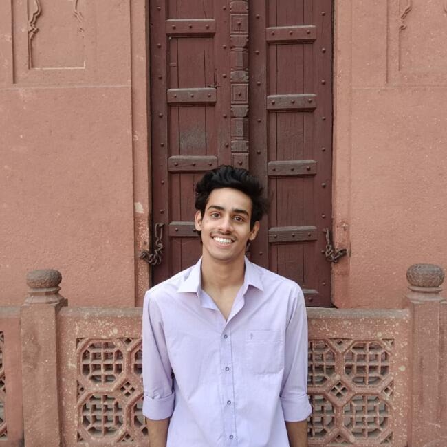 Babysitter in Delhi: Abhi
