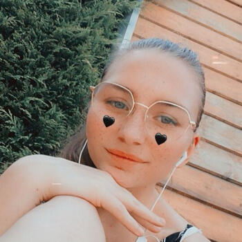 Babysitter in Poisy: Chloe