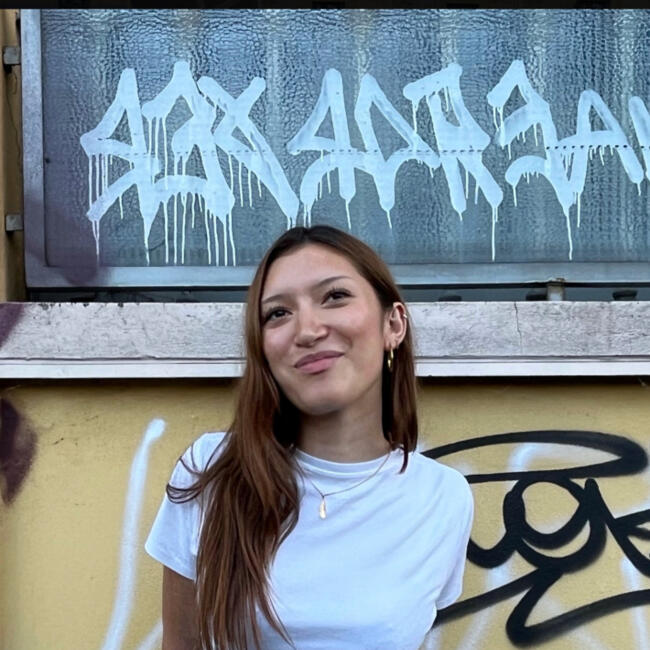 Babysitter in Paris: Teva