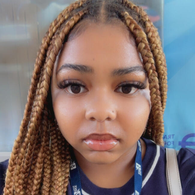 Babysitter in Mitcham: Savannah