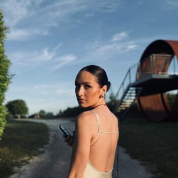 Job de garde d'enfants à Dijon: job de garde d'enfants Lucie