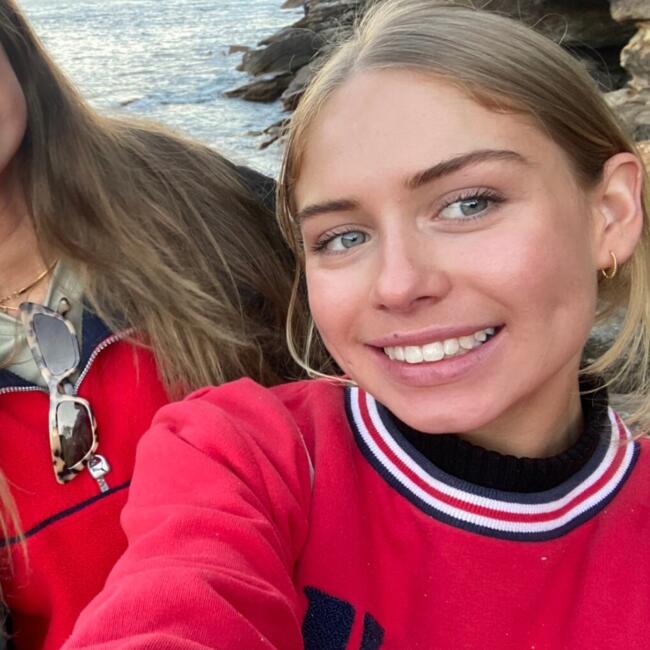 Babysitter in Sydney: Abigail