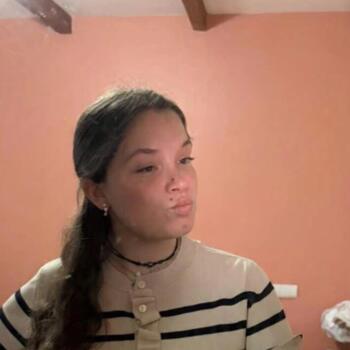 Babysitter in Uchaux: Justine