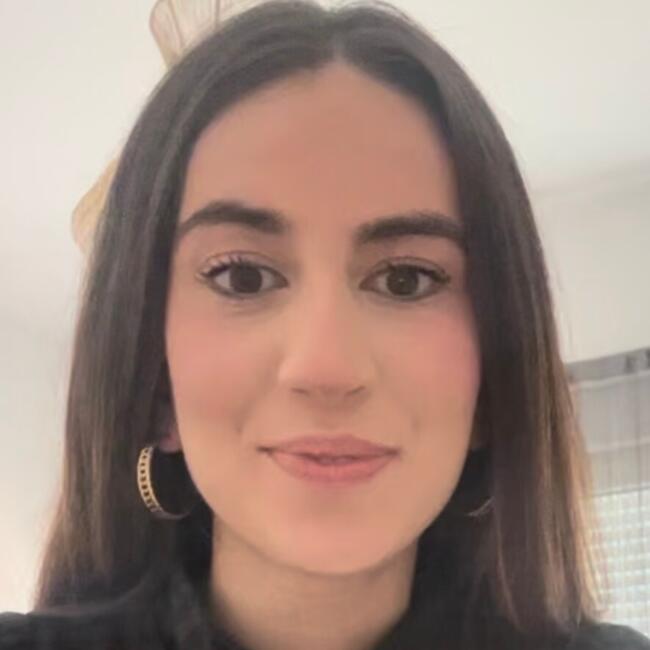 Babysitter in Granada: Lucia