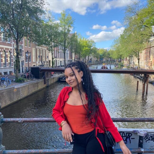 Babysitter in Molenbeek-Saint-Jean: Julie