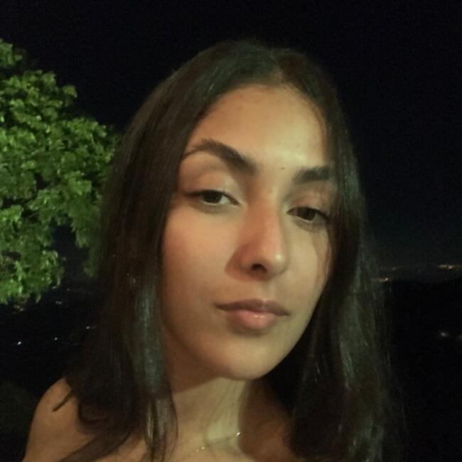 Babysitter in Petrópolis: Bia