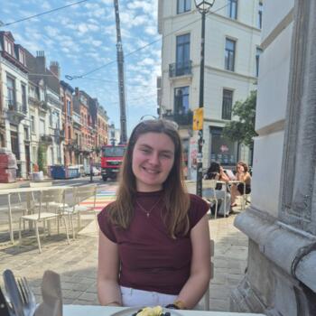 Babysitter in Sint-Pieters-Leeuw: Jessica