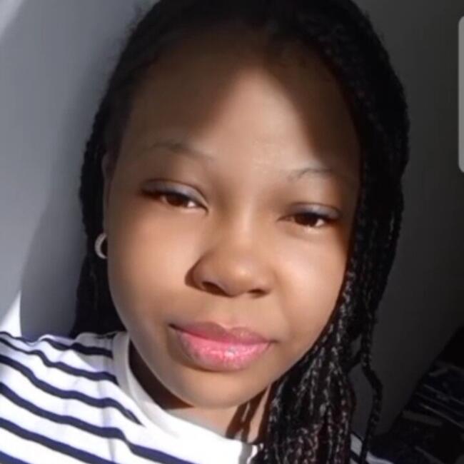 Babysitter in Clichy-sous-Bois: Loréna