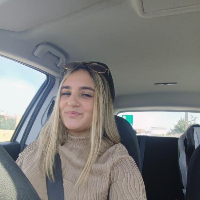 Babysitter in Santa Oliva: Cloe