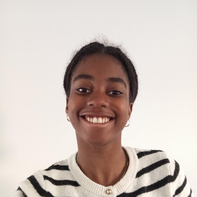 Babysitter in Rezé: Marie