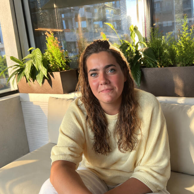 Babysitter in Bordeaux: Kate