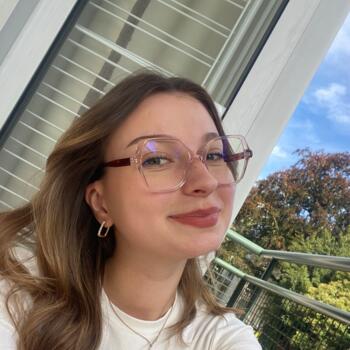 Babysitter in Saint-Herblain: Emma