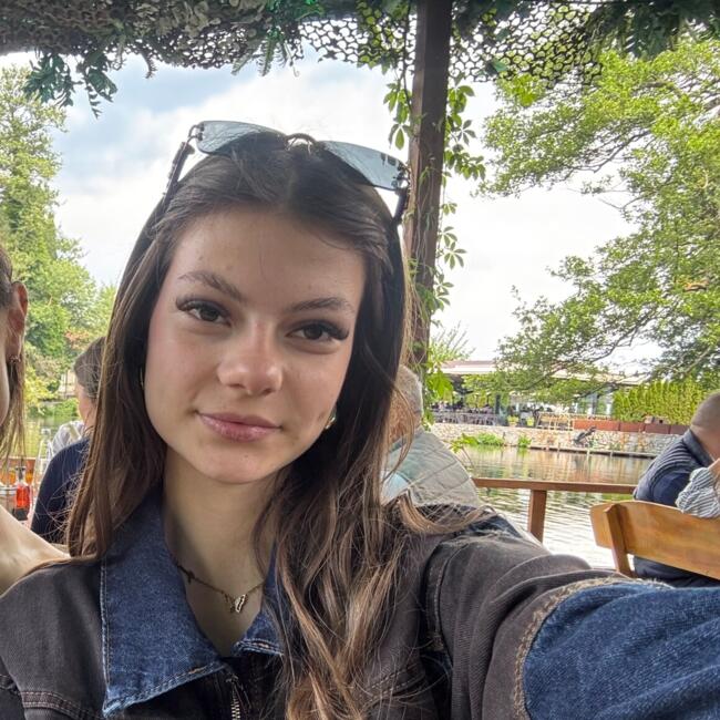 Babysitter in Surčin: Jelena