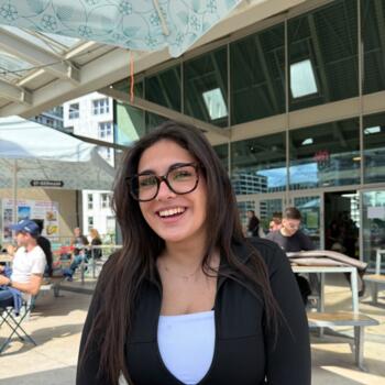 Babysitter in Morsang-sur-Orge: Elena