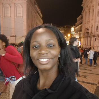 Babysitter in Cascais: MILDRED