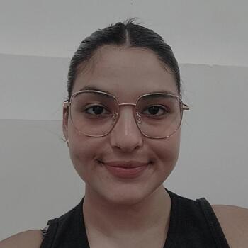 Babysitter in Fontana: Camila