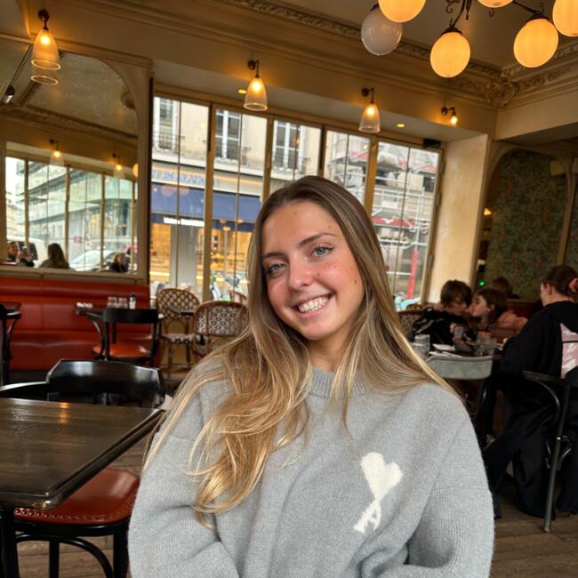 Babysitter in La Chapelle-Saint-Luc: Carla