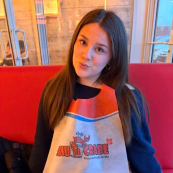 Baby-sitter in Farnham: Erika