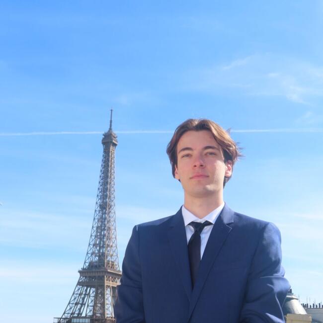 Babysitter in Aix-en-Provence: Elios