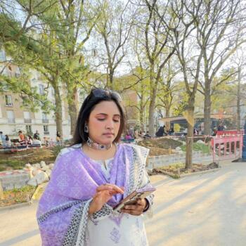 パリ のベビーシッター: Mst atika