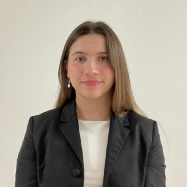 Babysitter in Marbella: Alejandra