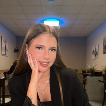 Baby-sitter Fosses-la-Ville: Jade