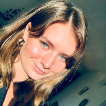 Babysitter in Paris: Amandine