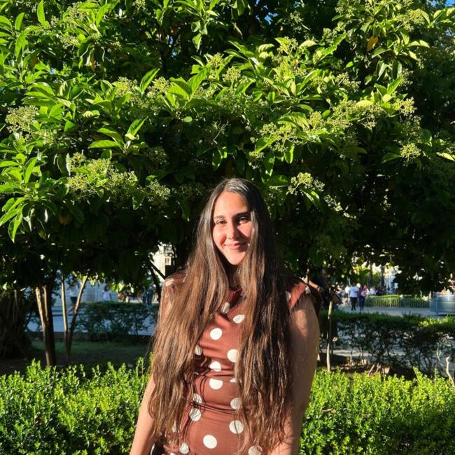 Babysitter in Seville: Lucía