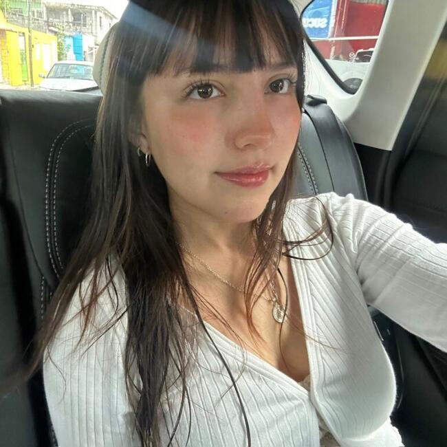 Babysitter in Caucel: Paola