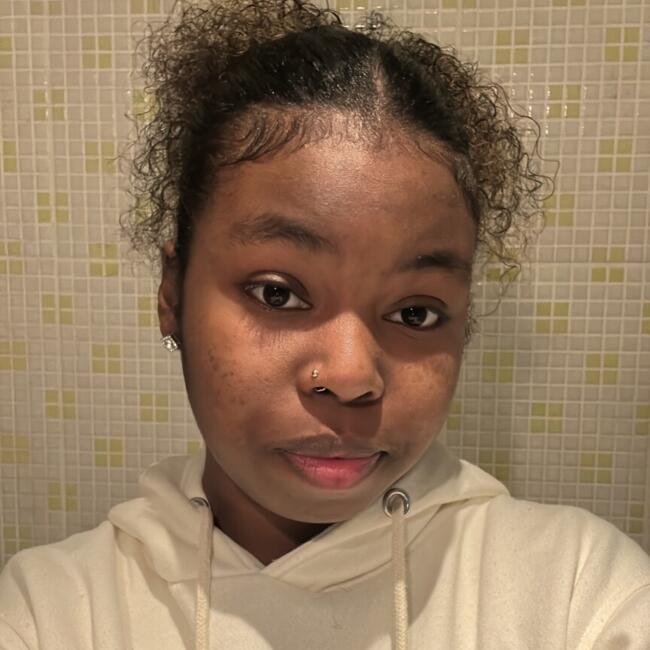 Babysitter in Lille: Ella