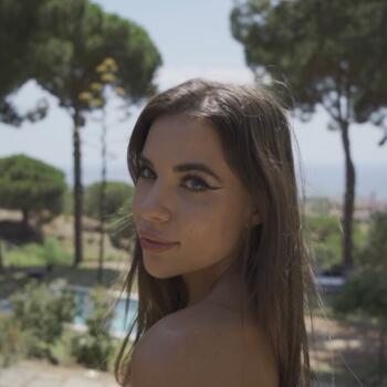 Babysitter in Castelldefels: Valeria