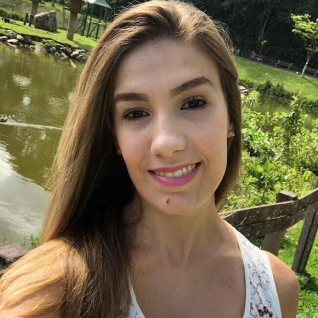 Babá em Joinville: Larissa Caroline