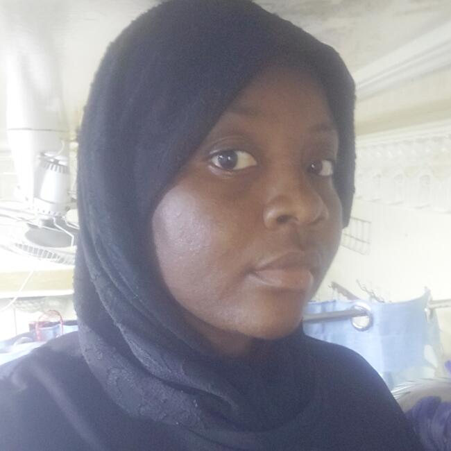 مربية أطفال في دبي: Hawa