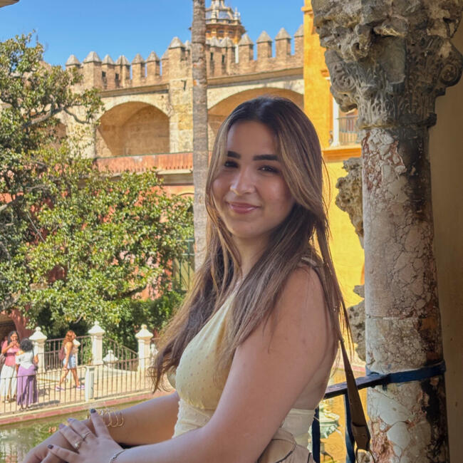 Babysitter in Faro: Laura Beatriz
