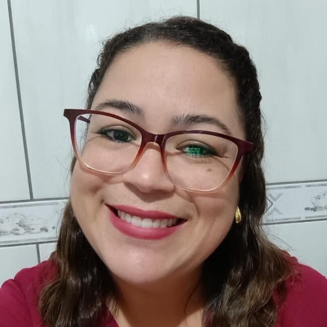 Babysitter in São Carlos: Mariana