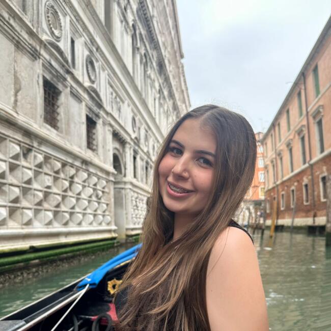 Babysitter in Melbourne: Madison