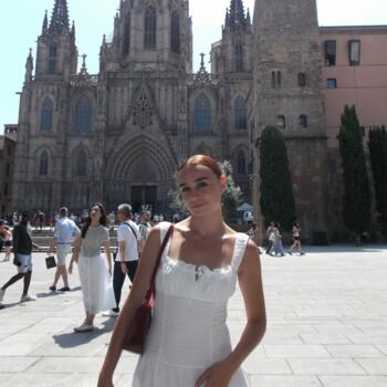 Babysitter in Seville: Laura