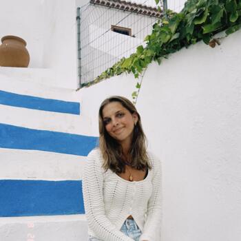 Babysitter em Porto Salvo: Teresa