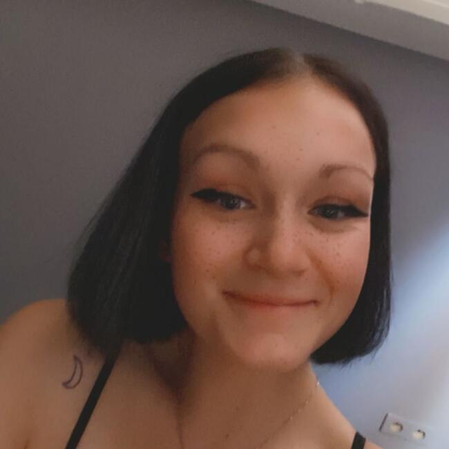 Babysitter in Bernissart: Emilie