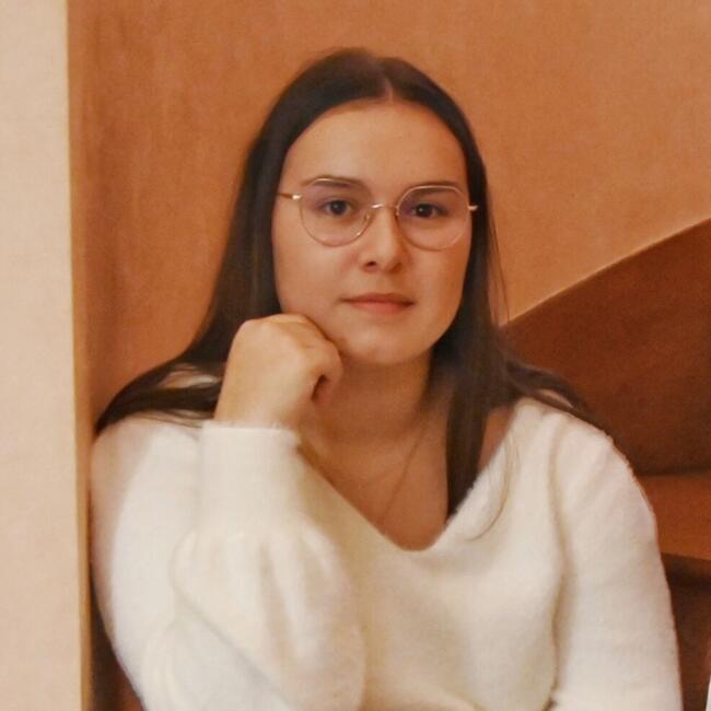 Babysitter in Fougères: Emma