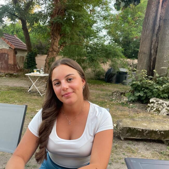 Babysitter in Menton: Eva
