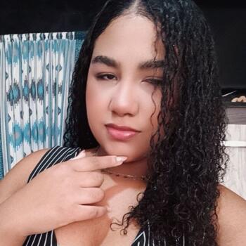 Babá em Fazenda Rio Grande: Beatriz