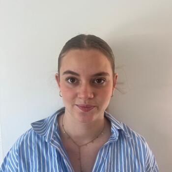 Babysitter in Rouen: Anais