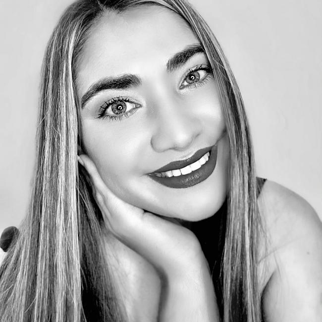 Babysitter in Seixal: Ana