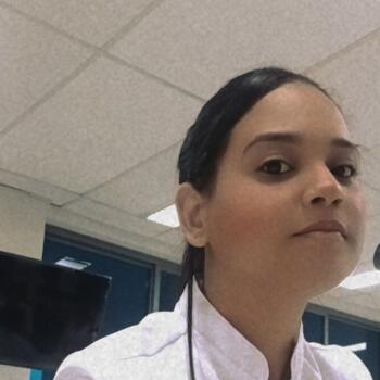 Babysitter Duque de Caxias: Debora