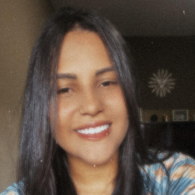 Babysitter in Divinópolis: Laura
