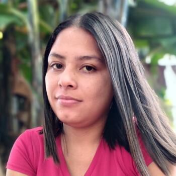 Babysitter in Naranjo: Maritza