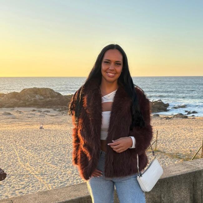 Babysitter in Matosinhos Municipality: Ester