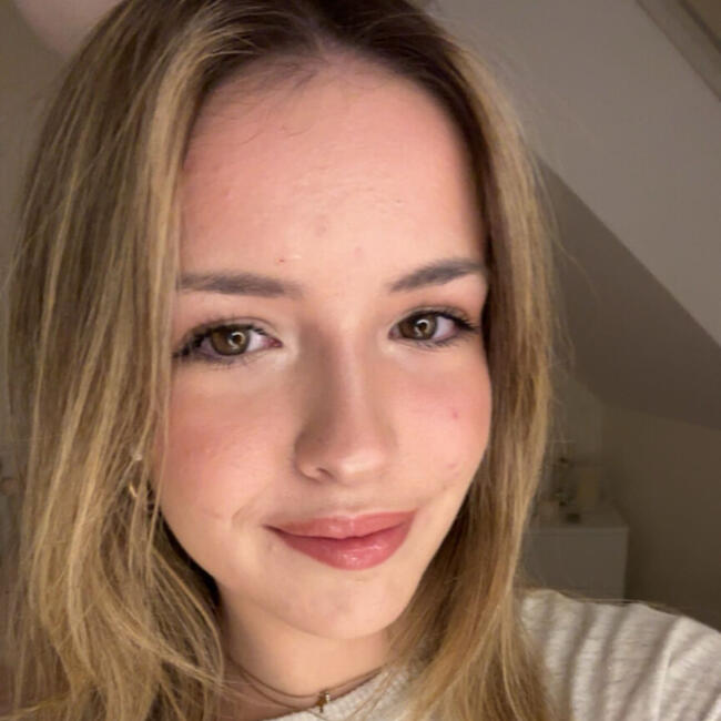 Babysitter in Mézières-lez-Cléry: Camille