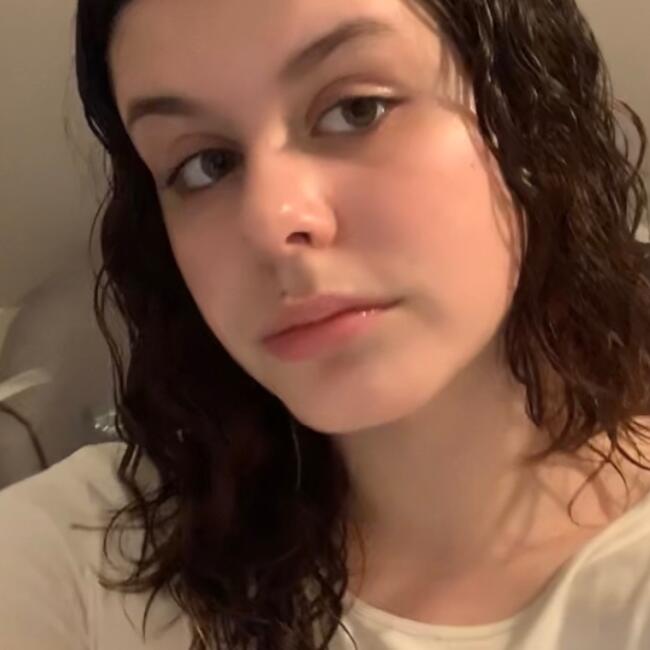 Babysitter in Mantes-la-Jolie: Jade